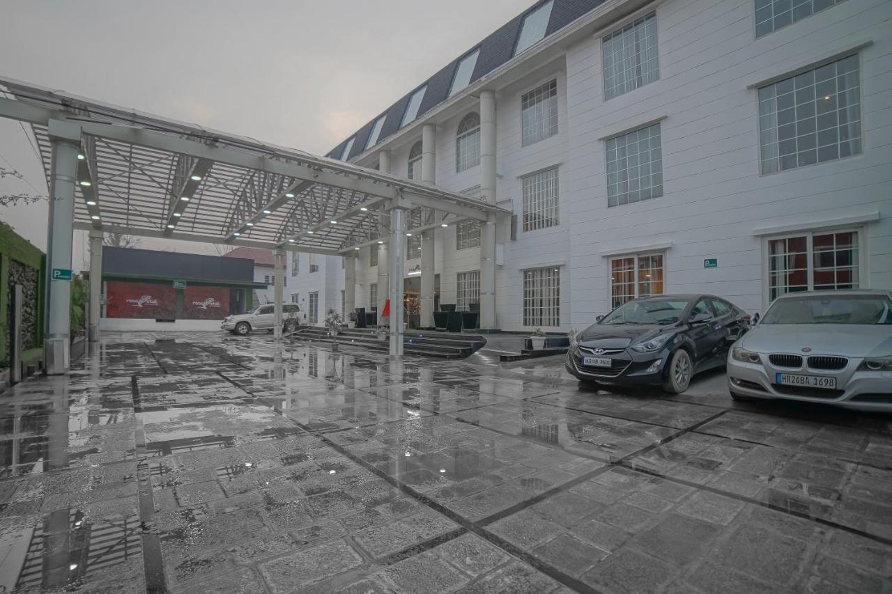 Hotel Rose Petal Srinagar Exterior photo