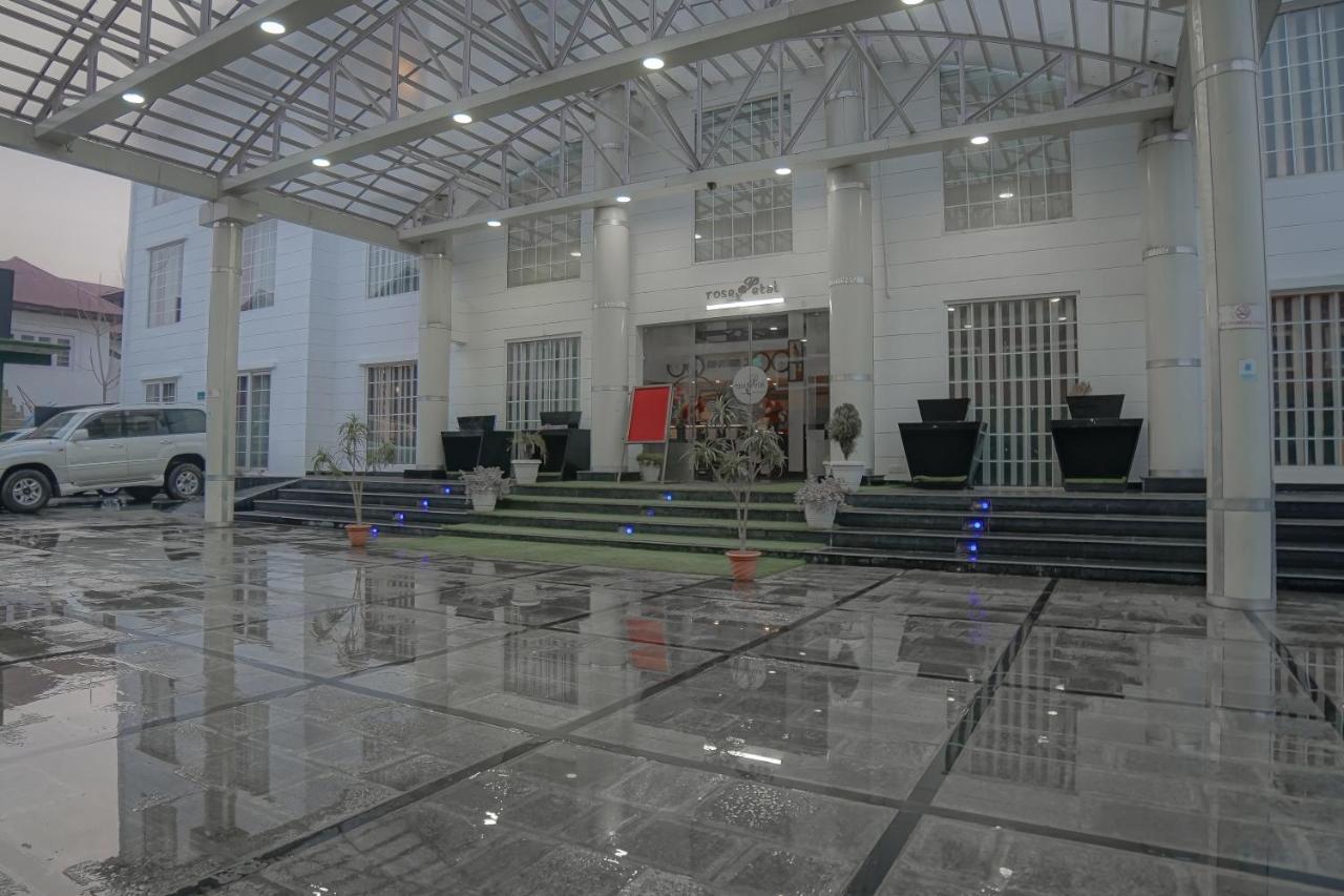 Hotel Rose Petal Srinagar Exterior photo