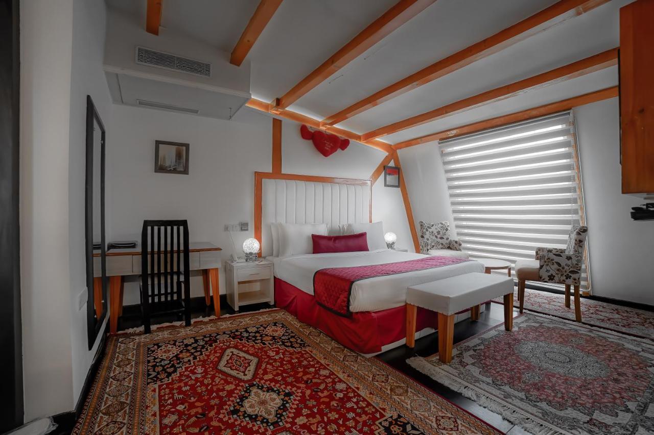 Hotel Rose Petal Srinagar Exterior photo